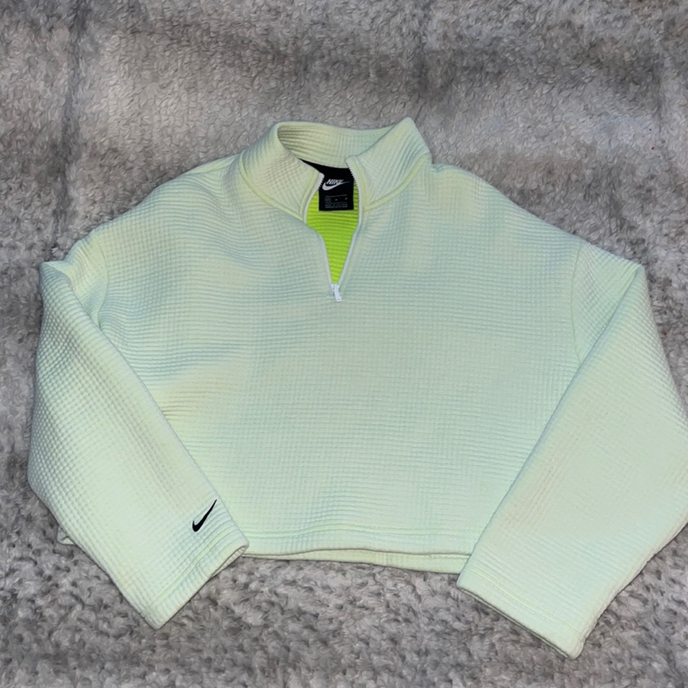 Cropped lightweight Nike half zip running reflective sweater